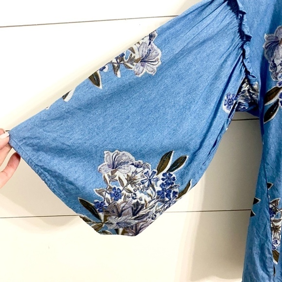 Crimson in Grace Floral Boho Chambray Top, Size Large - Picture 6 of 10
